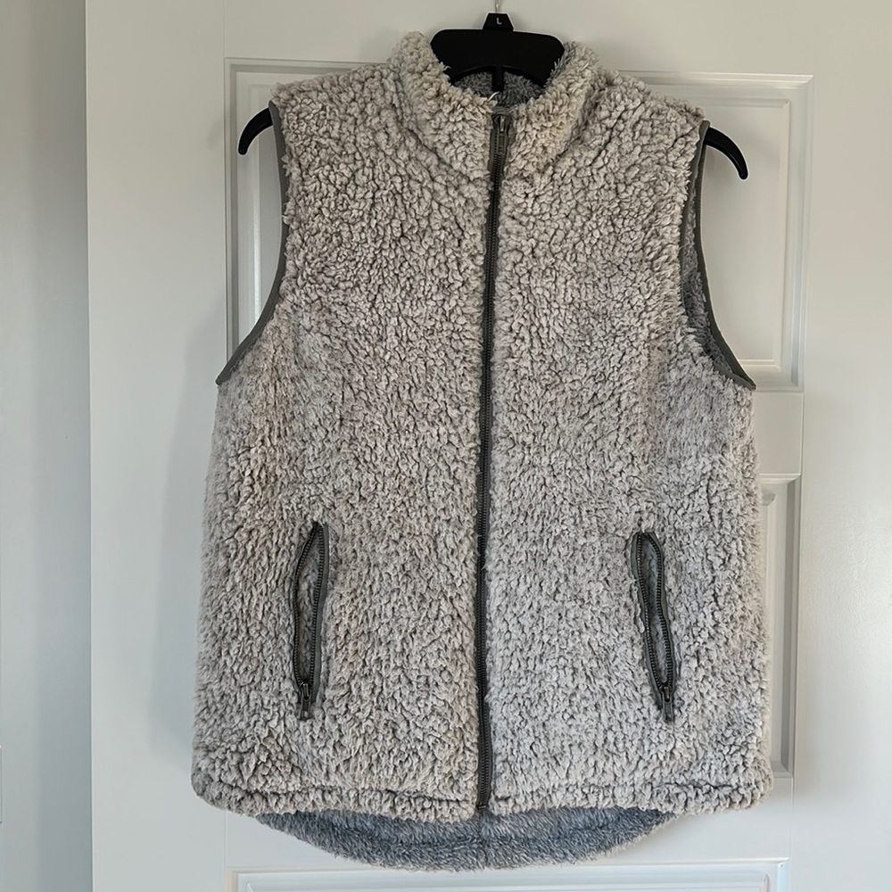 FSL + apparel Sherpa vest!!